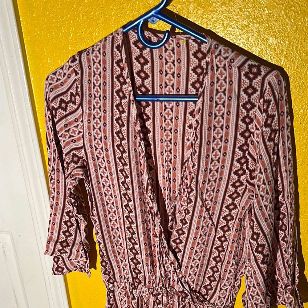 Chic Patterned Wrap Romper - Picture 2 of 6